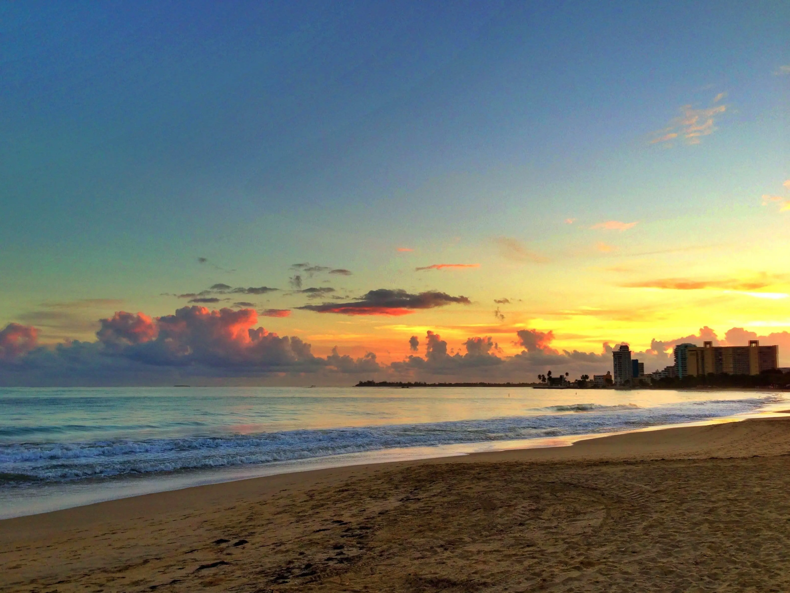 Isla Verde Beach, Puerto Rico - photo by Raúl