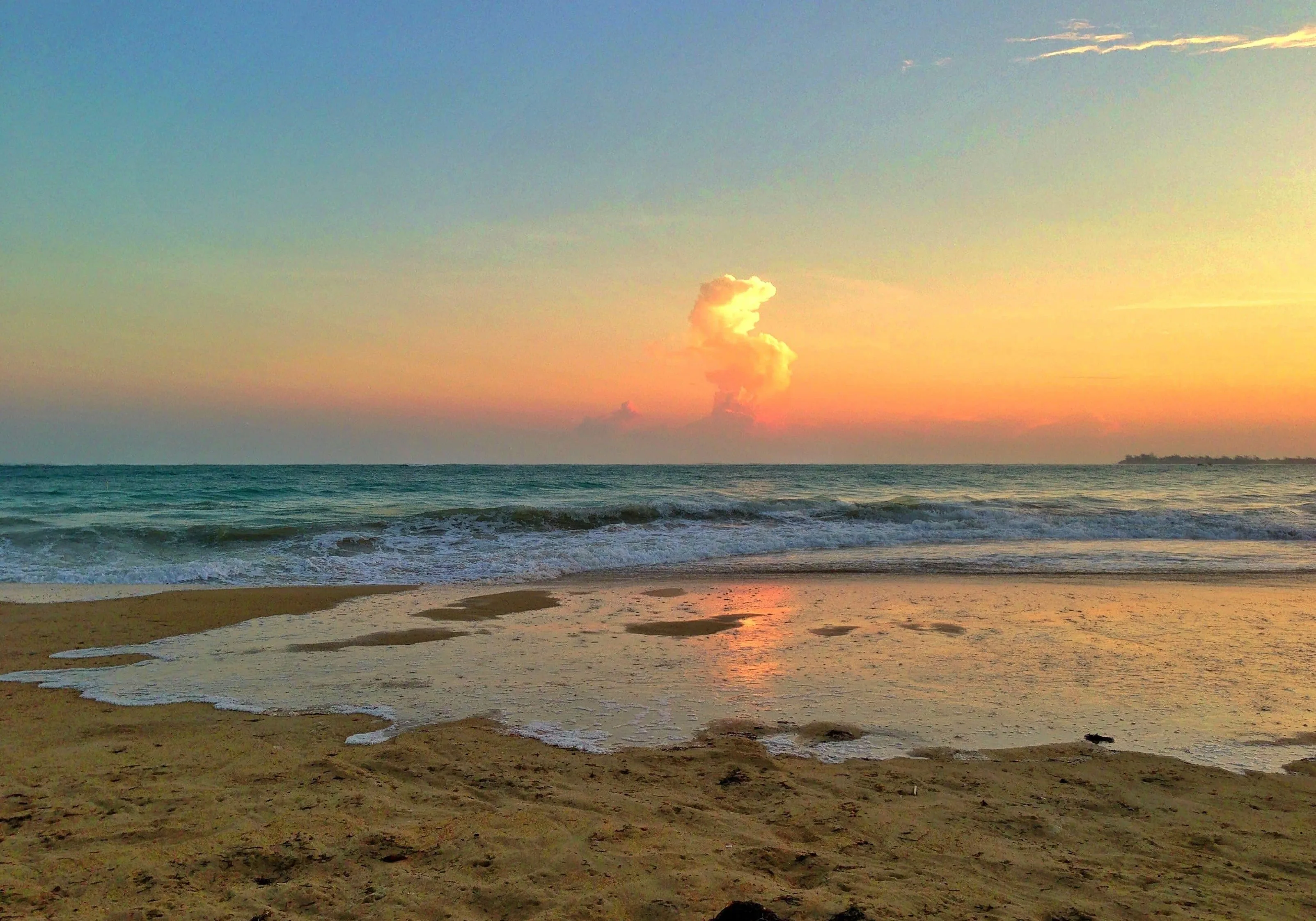 Isla Verde Beach, Puerto Rico - photo by Raúl