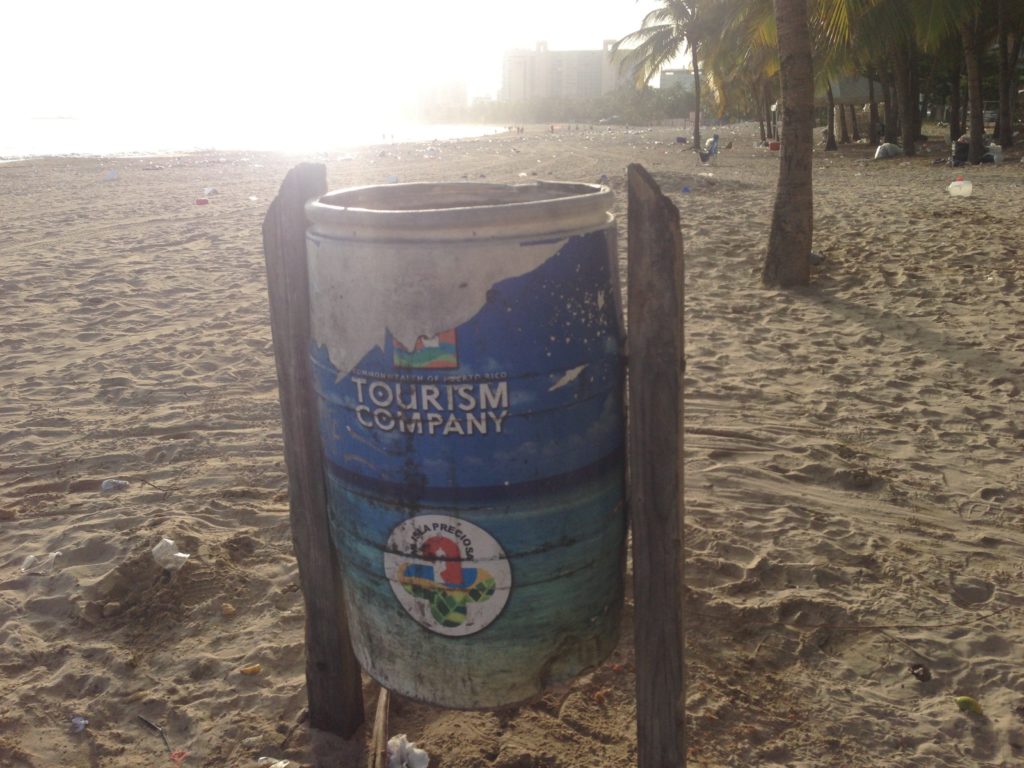 8 of 8 Trash Cans Isla Verde