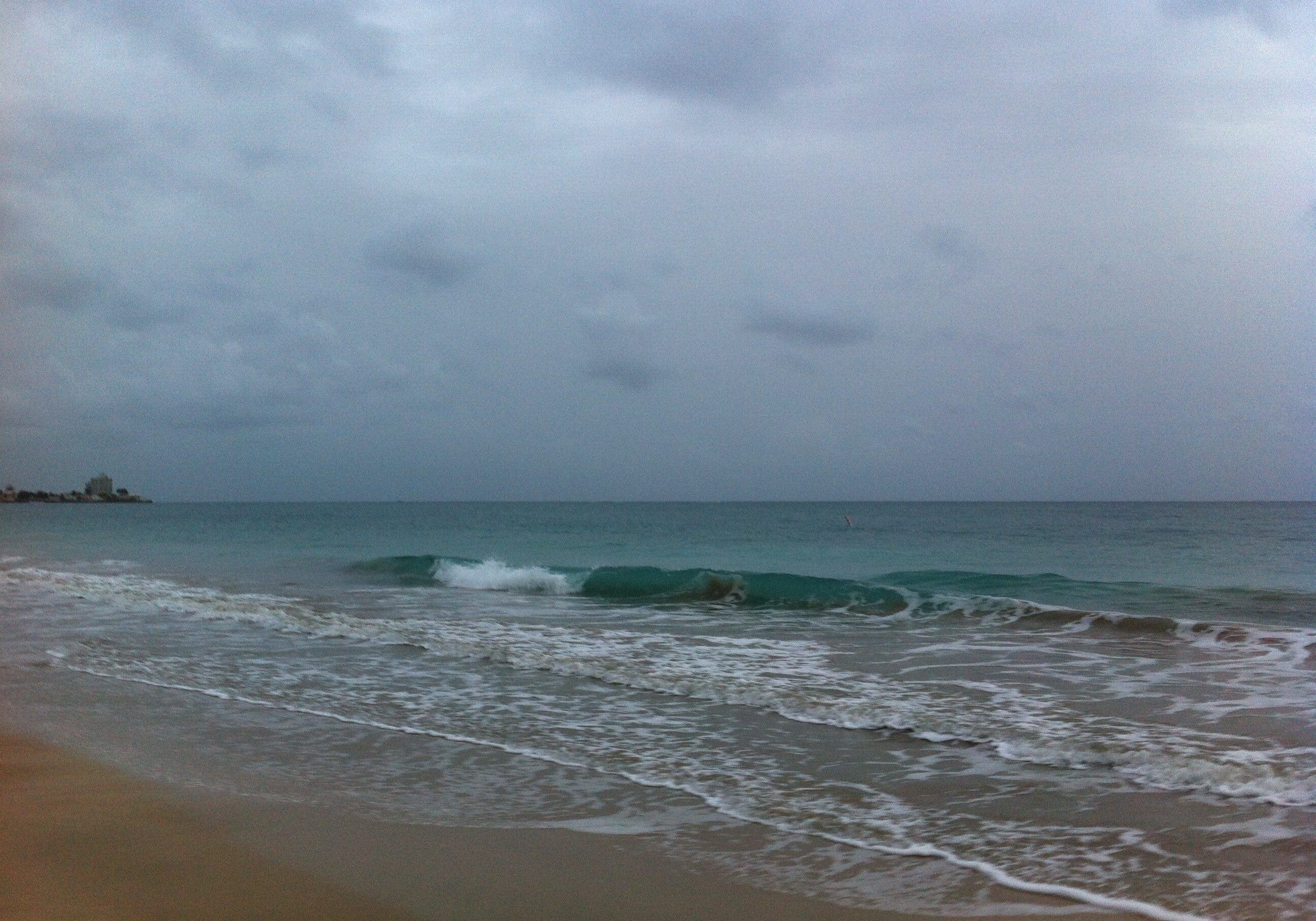 Waves At Isla Verde Beach by Raúl Colón