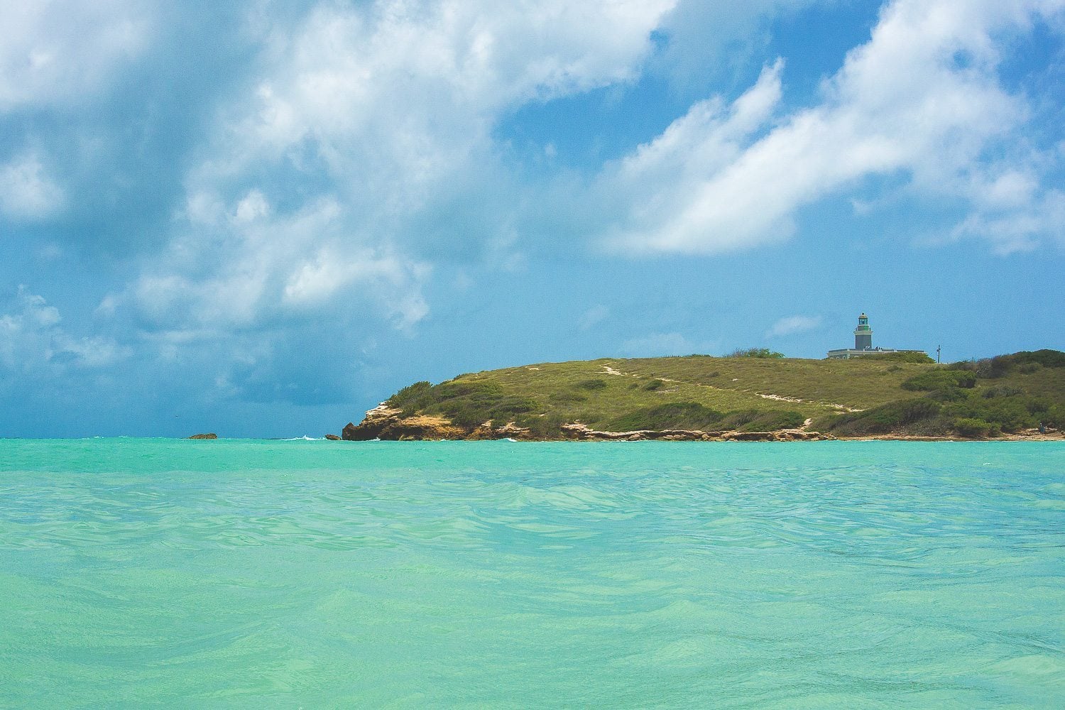Faro de Cabo Rojo desde Playa Sucia